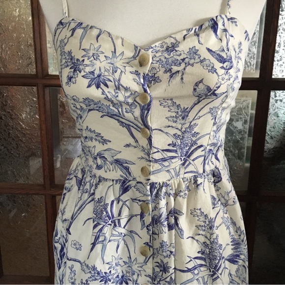 H&M Delft Blue and White Linen Landscape Toile Dress - Picture 2 of 11